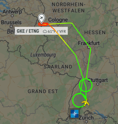 Diese Spuren fallen auf: Die Flugradar-App zeichnet den Übungsflug des Nato-Überwachungsflugzeuges auf – vom Start nahe der ...