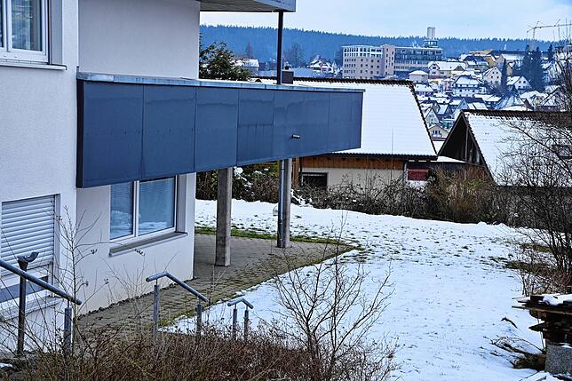 Blick auf das große Gartengrundstück. Hier sollen bald Kinder spielen und toben können.