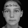 Eines der Motive, mit denen in Friedrichshafen auf das Thema sexuelle Ausbeutung Minderjähriger aufmerksam gemacht wurde.
