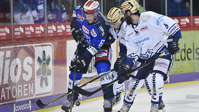 SERC-Spieler Benedikt Brückner (links), hier gegen die Iserlohner Sutter und O&lsquo;Connor, hat seinen Vertrag mit den Wild Wings ...