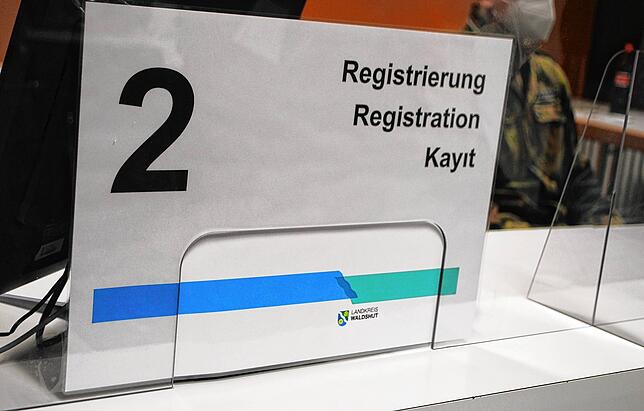 Wegen der hohen Anzahl an Impfterminen wurde die Zahl der Registrierungs-Terminals von 4 auf 6 erhöht.