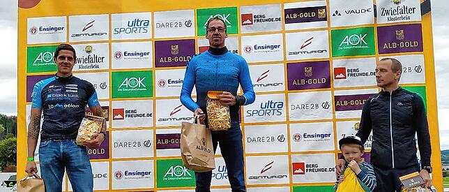 Zweiter: Aufs Podium in seiner Altersklasse fuhr der Bad Säckinger Mark Jagenow (links) in Münsingen auf der Kurzstrecke.