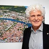 Friedhelm Schaal ist der Wirtschaftsförderer der Stadt Konstanz, er steht kurz vor dem Ruhestand. Er nimmt Stellung zur brisanten ...