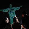 Die Christus-Erlöser-Statue in Rio de Janeiro, Brasilien, ist mit einer Willkommensbotschaft für die US-amerikanische Sängerin Taylor ...