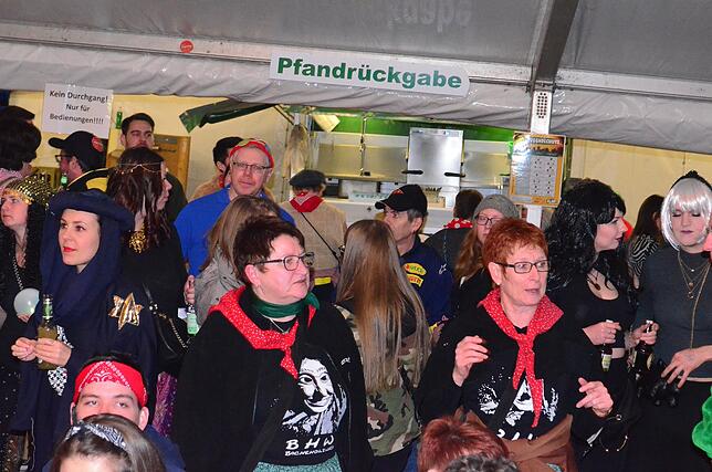 Bild 21: Das war die Partynacht der Narrentage mit der Froschenkapelle in Bildern