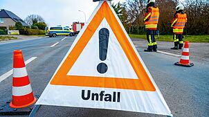 In Schopfheim ist es zu einem Unfall gekommen, weil ein Mann falsch herum in einen Kreisverkehr gefahren ist.