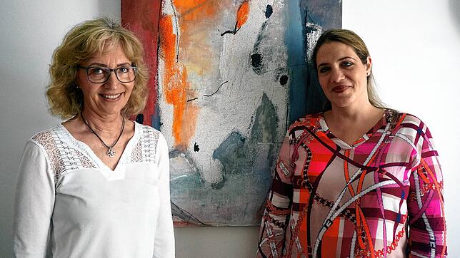 Maria Fischer-Hülser (links) hat nach 14 Jahren die Leitung der Waldshuter Beratungsstelle für Ehe, Familie, Leben (EFL) an Elisabeth ...