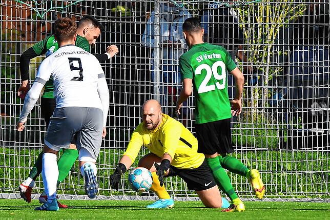 Bild 16: SV Herten besiegt den TuS Efringen-Kirchen mit 4:0 &ndash; und wir haben Bilder!