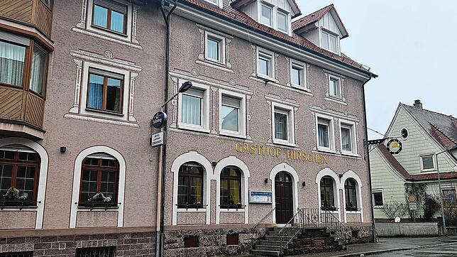 Wird hier demnächst der Betrieb eingestellt – oder sind das bloß haltlose Gerüchte? Das Hotel und Hasthaus „Zum Hirschen“ in der Herdstraße.