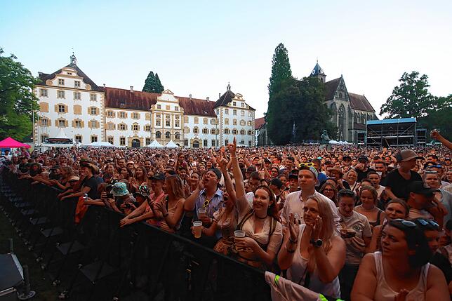 Bild 23: Fäaschtbänkler begeistern 5000 Fans beim letzten Schloss Salem Open Air – Die besten Bilder!