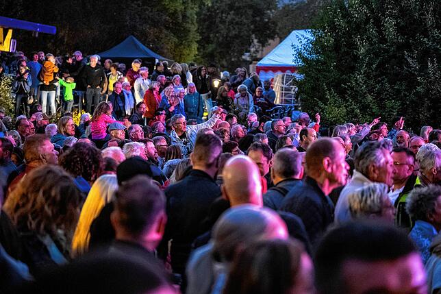Bild 5: Radspitz heizt Besuchern beim Kulturfest kräftig ein