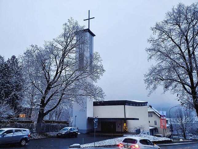Blick auf die evangelische Kirche.