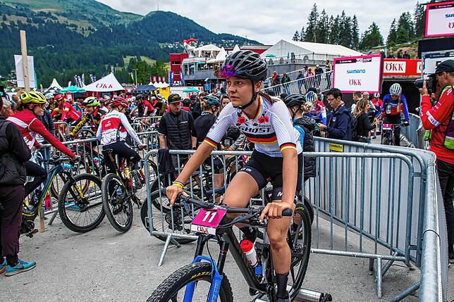 Bild 3: Mountainbikerin Finja Lipp fuhr Weltcup in Lenzerheide und wir haben Impressionen vom Rennen