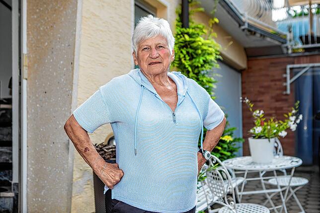 Marlene Bayer daheim in ihrem Haus in Maidbronn (Landkreis Würzburg).