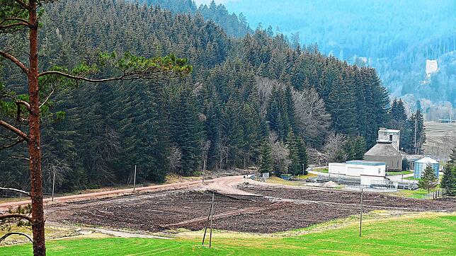 Nach nur einem Jahr ist das große Sturmholzlager neben der Kläranlage bei Hammereisenbach weg. Die große Holznachfrage sorgte für einem ...