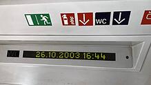 Am 11. Juni 2023 steht die Anzeige im Regionalexpress 4731 der Schwarzwaldbahn auf der Fahrt von Karlsruhe nach Konstanz auf der ...