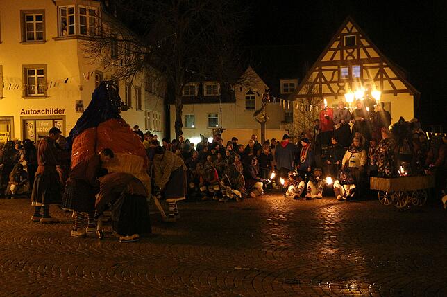 Bild 14: Oje die Fasnet hat ein Loch: Bilder von der Hexenverbrennung in Pfullendorf
