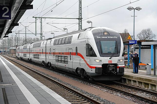 Diese neuen Intercity-Modelle vom Typ Kiss kommen bald verstärkt auf der Gäubahn zum Einsatz. Die Modelle des Thurgauer Zugherstellers ...