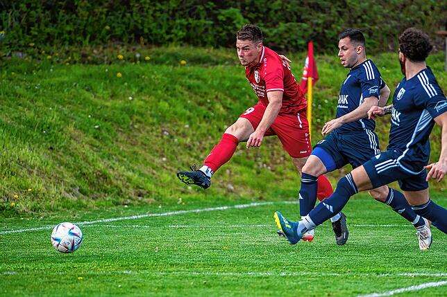 Bild 7: FC Schlüchttal gewinnt Spitzenspiel gegen SV Blau-Weiß Murg mit 2:1 &ndash; und wir haben Bilder!
