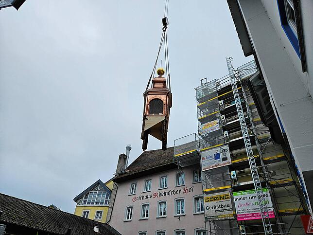 Bild 14: Das untere Tor hat einen neuen Glockenturm! Das sind die spektakulärsten Bilder der Montage