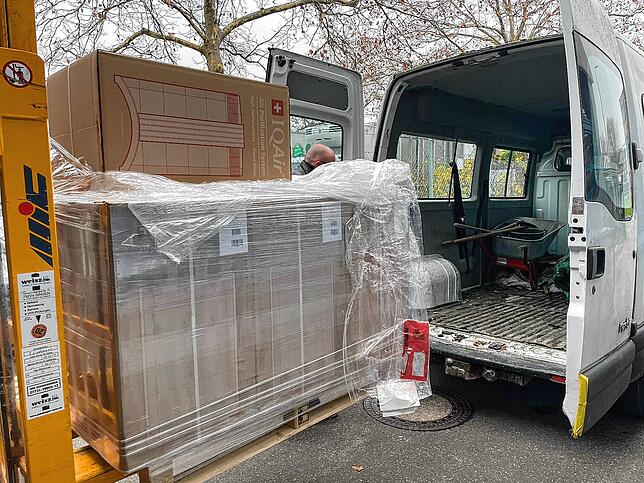 Bild 1: Keine Luftreiniger für eine Konstanzer Grundschule: Dafür freuen sich jetzt Caritas und Handballverein