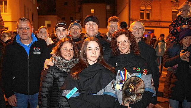 Bild 6: Die Fasnacht wird verbrannt. Hunderte Narren nehmen in Konstanz Abschied