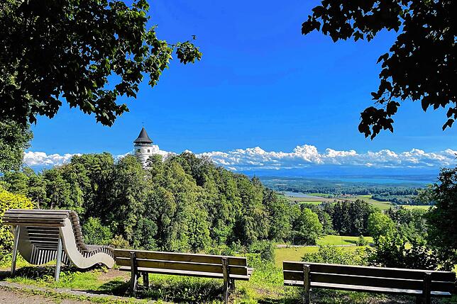 Bild 2: So lebt es sich in  Owingen: Streifzug durch die Gemeinde