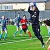 Punkt festgehalten: Leo Weißenberger &ndash; hier im Spiel gegen den FC Hochrhein &ndash; parierte in der Schlussphase einen Schuss von ...