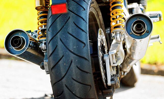Ein Motorrad-Auspuff. (Symbolbild)
