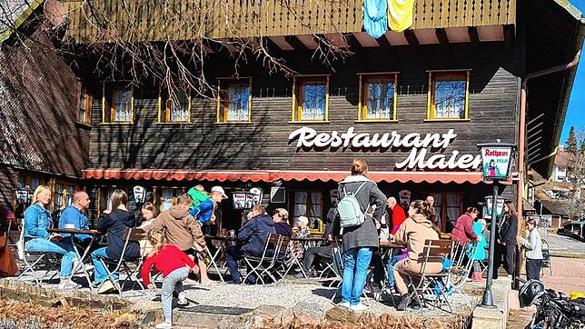 Für die am Wochenende in Todtmoos eingetroffenen ukrainischen Flüchtlinge gab es am Montag Kaffee und Kuchen im Hotel ...