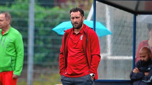 Adnan Sijaric, der Trainer des FC RW Salem, gewinnt mit seinem Team 4:1 gegen den SC Pfullendorf II.