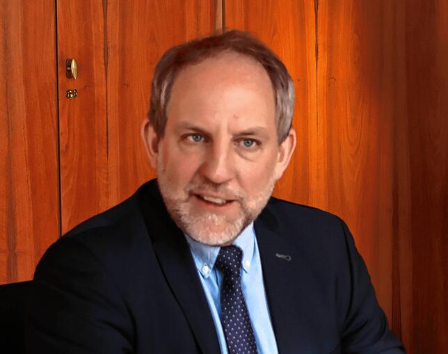 Friedrichshafener Oberbürgermeister Simon Blümcke ist über die Zeppelin-Stiftung verantwortlich für ein Unternehmen in der Dauerkrise – ...