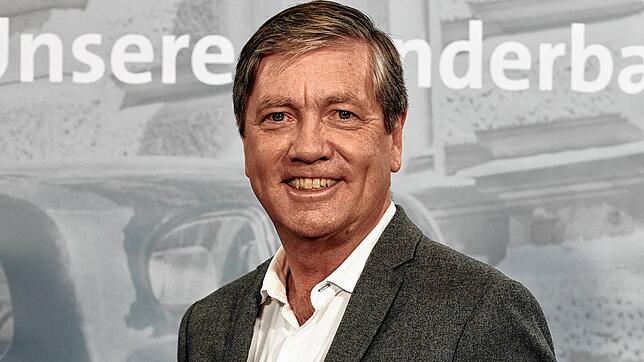 Peter Prange, 65, Schriftsteller, feierte seinen Durchbruch 1999 mit &bdquo;Das Bernstein-Amulett&ldquo;. Seither zahlreiche Bestseller ...