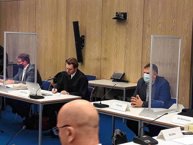 Der Prozess gegen Peter Ziegler (links) und Christoph Hess (rechts) findet im Landgericht Mannheim statt, hier eine Aufnahme vom ...