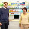 Urs Bär, hier mit Mitarbeiterin Gesine Hinger, ist seit Jahresbeginn neuer Geschäftsführer der drei Pfullendorfer Apotheken. Er ...