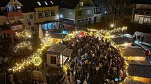Ein Lichtermeer mitten in Stockach. So schön sah der Gustav-Hammer-Platz am Abend von oben aus.