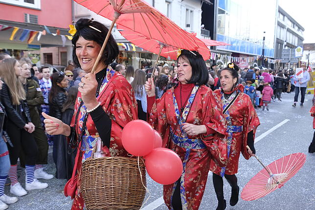 Bild 28: Bilder vom großen Fasnet Samschdig-Umzug der Poppele-Zunft (1)