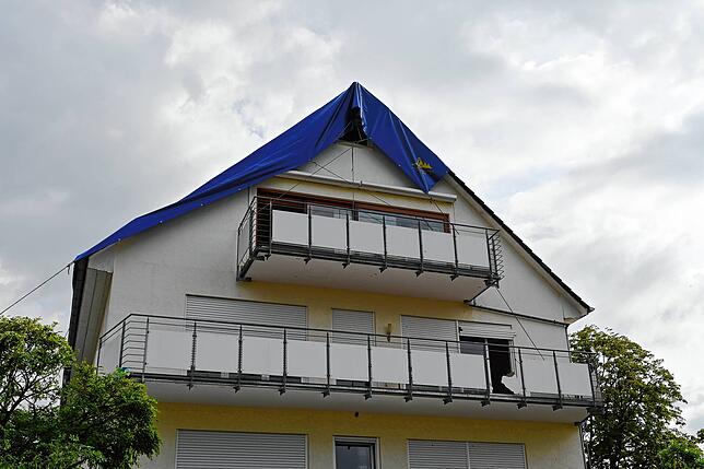 Bild 9: Bilder von den Einsätzen und massiven Schäden nach dem Unwetter in Bodman-Ludwigshafen