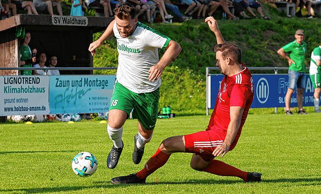 Bild 9: Aufsteiger SV Waldhaus gewinnt gegen den FC Grießen mit 2:1 &ndash; und wir haben die Bilder!