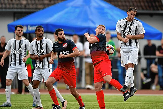 Bild 2: FC Wittlingen rettet sich ein 2:2 beim FC Schönau &ndash; und wir haben Bilder!