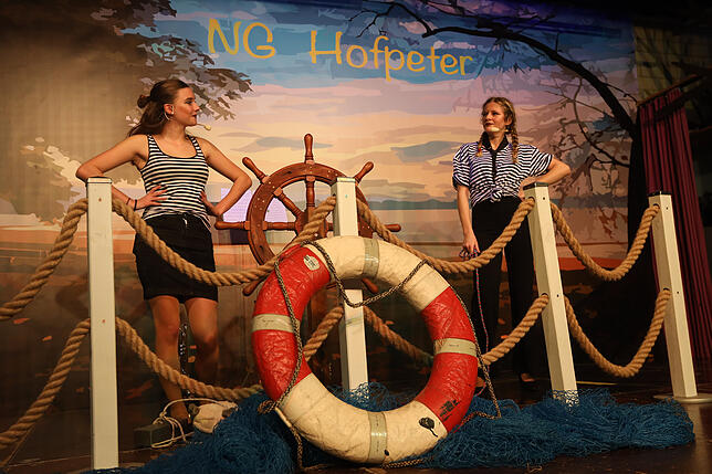 Charmante Bodenseefahrt: Chiara Blanck (links) und Melissa Saile.