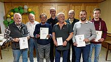 Geehrte für langjährige Treue im Verein und Verband sowie Jungschütze Marc Streit mit der Auszeichnung zum Kreismeister im ...