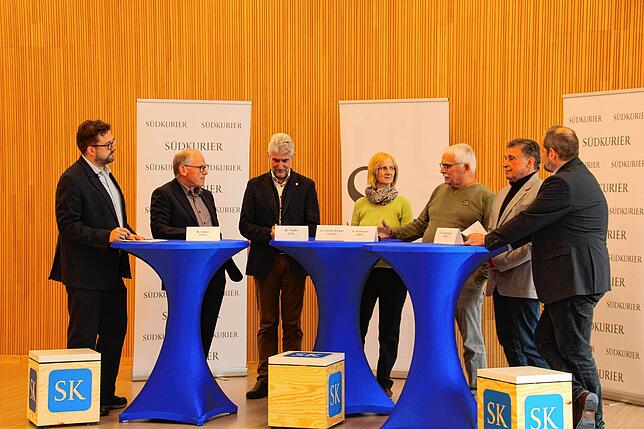 Engagierte Diskussion (von links): Markus Baier, Manfred Weber (CDU), Michael Thater (Freier Wähler), Ruth Cremer-Ricken (Grüne), Rolf ...