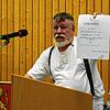 Kurt Künz und seine Urkunde: Der 61-jährige Frührentner aus Hilzingen will Bürgermeister von Aach werden und versetzt mit seinen ...