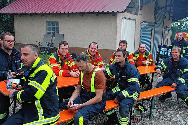 Um 1.24 Uhr wurde die Feuerwehr alarmiert.