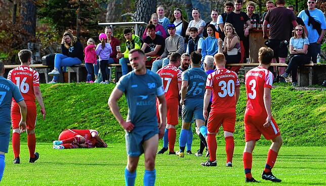 Teuer erkaufter Sieg: Der zweifache Torschütze Mustafa Akgün ließ sich beim 3:1-Sieg des SV Jestetten beim FC Schlüchttal gegen Pedro ...