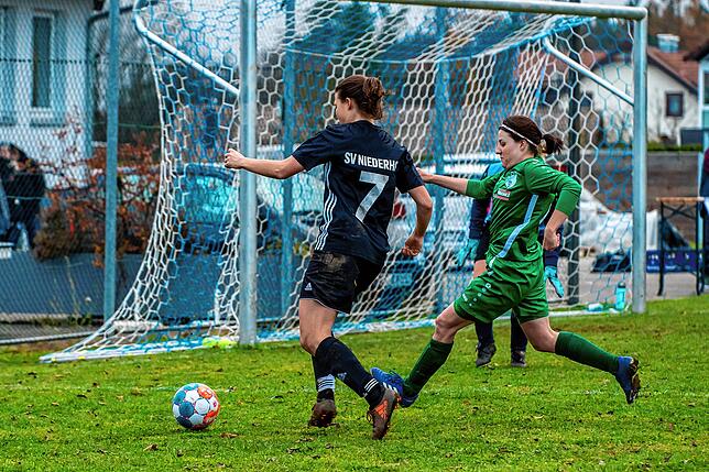 Bild 35: Fußballerinnen des SV Niederhof besiegen die SG Marbach II &ndash; und wir haben Bilder!