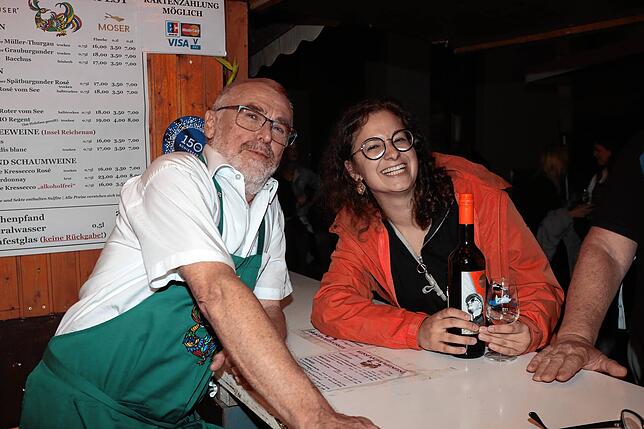 Bild 28: Endlich Wochenende! Das feiern die Besucher beim Konstanzer Weinfest 2025