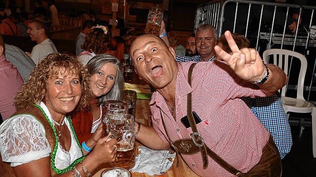Bild 9: In Konstanz wird das Deutsch-Schweizer Oktoberfest gefeiert