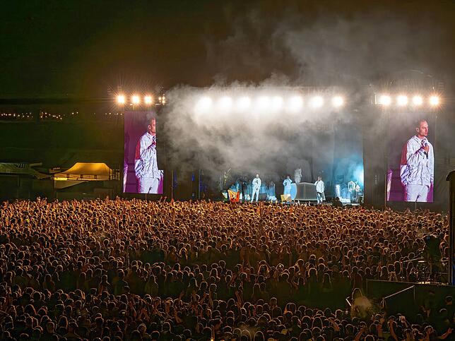 Begeistert gefeiert – wie eigentlich alle anderen Künstler auch: Die Band KIZ ist der vielleicht größte Name, der beim Campus-Festival ...